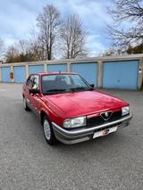 Alfa Romeo 33 RED  orig. 23984KM  'makellos'  1J. Garantie - Alfa Romeo 33