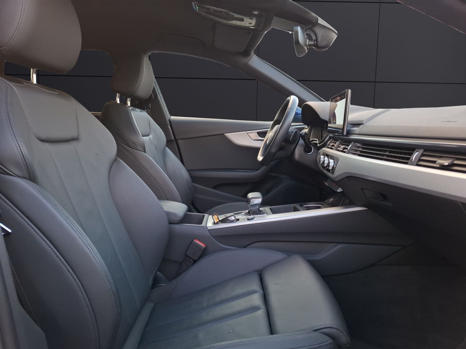 Fahrzeugabbildung Audi A4 Avant 35 TDI S-tronic LED Navi AID GRA RFK Le