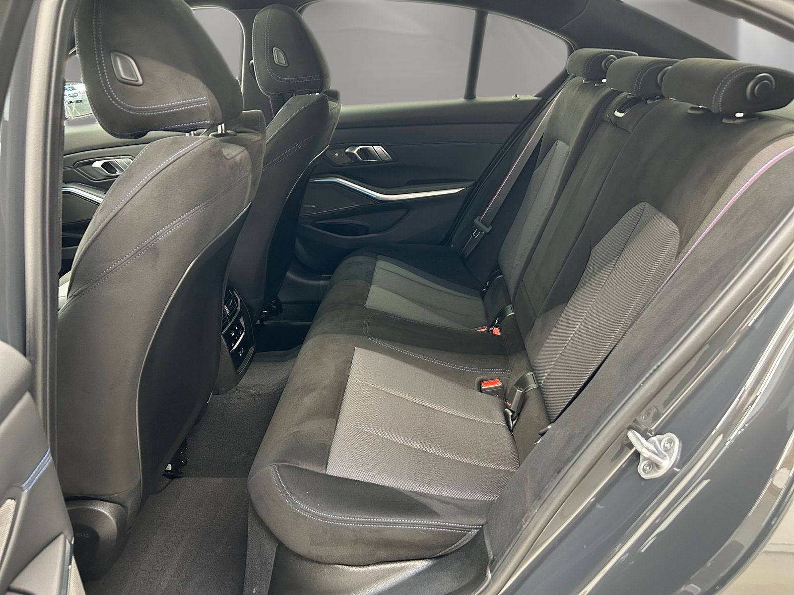 BMW 330 - Bild 13