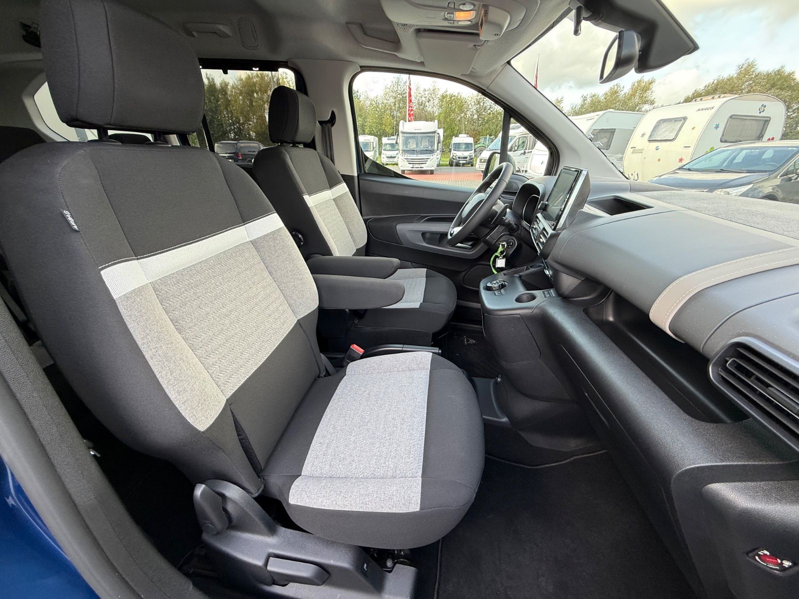 Fahrzeugabbildung Citroën Berlingo XL 7-SITZER AUTOM. KLIMA SITZHEIZ. CAM