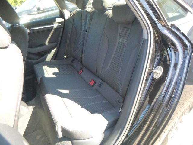 Fahrzeugabbildung Audi A3 1.5 TFSI Lim sport> 41.875KM/AHK/NAV/SHZ<