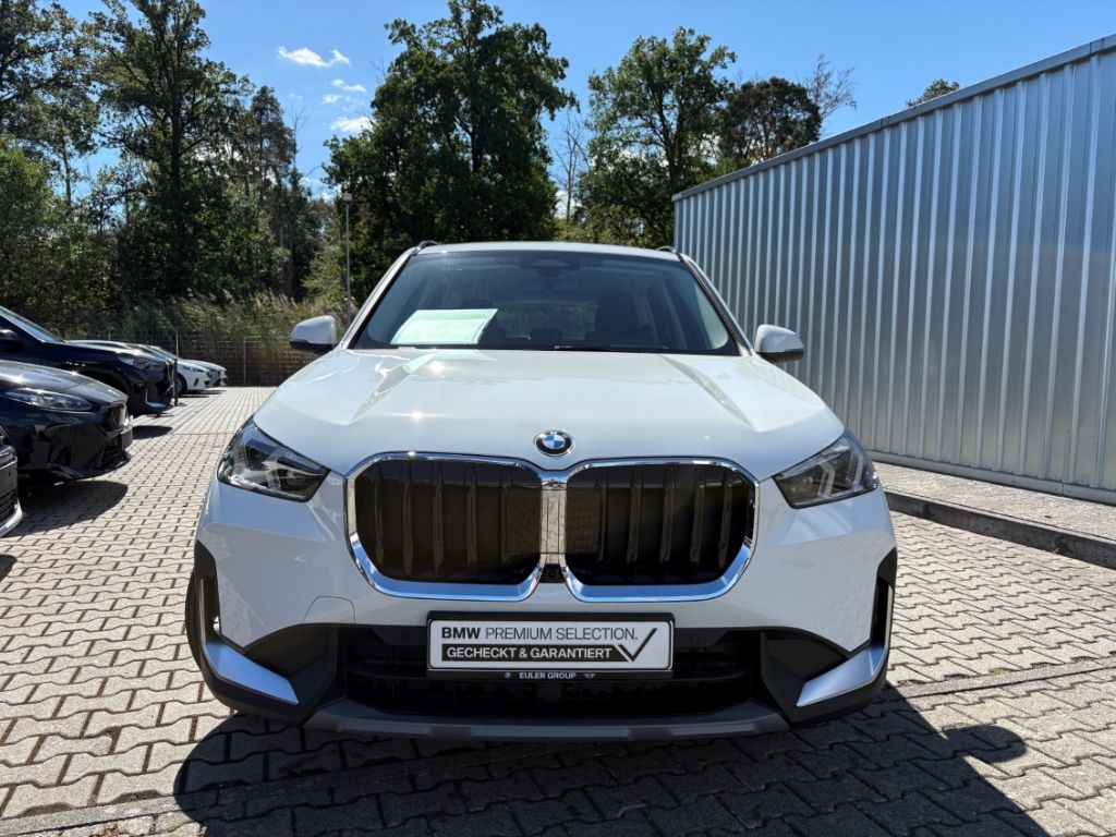BMW X1 sDrive20i HUD AHK Komf-Zug. Alarm adLED FLA D foto 2