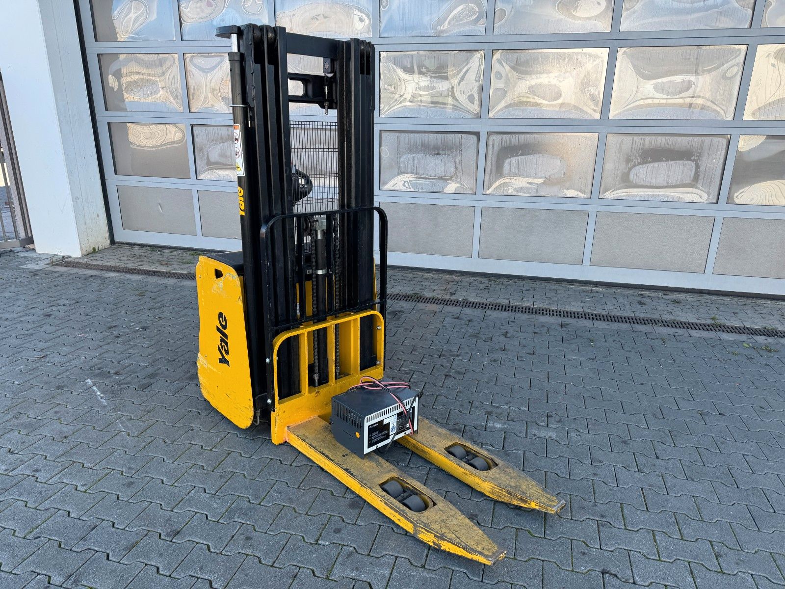 Fahrzeugabbildung Yale MS 12 AC / Triplex: 4m! / nur 180h! / 2014