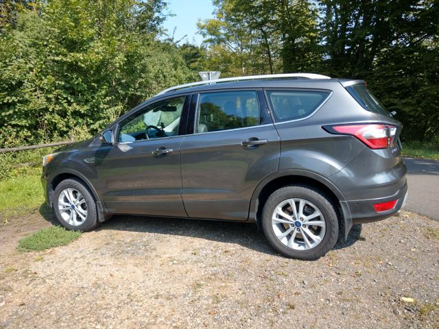 Ford Kuga 1,5 EcoBoost 2x4 110kW Titanium Titanium