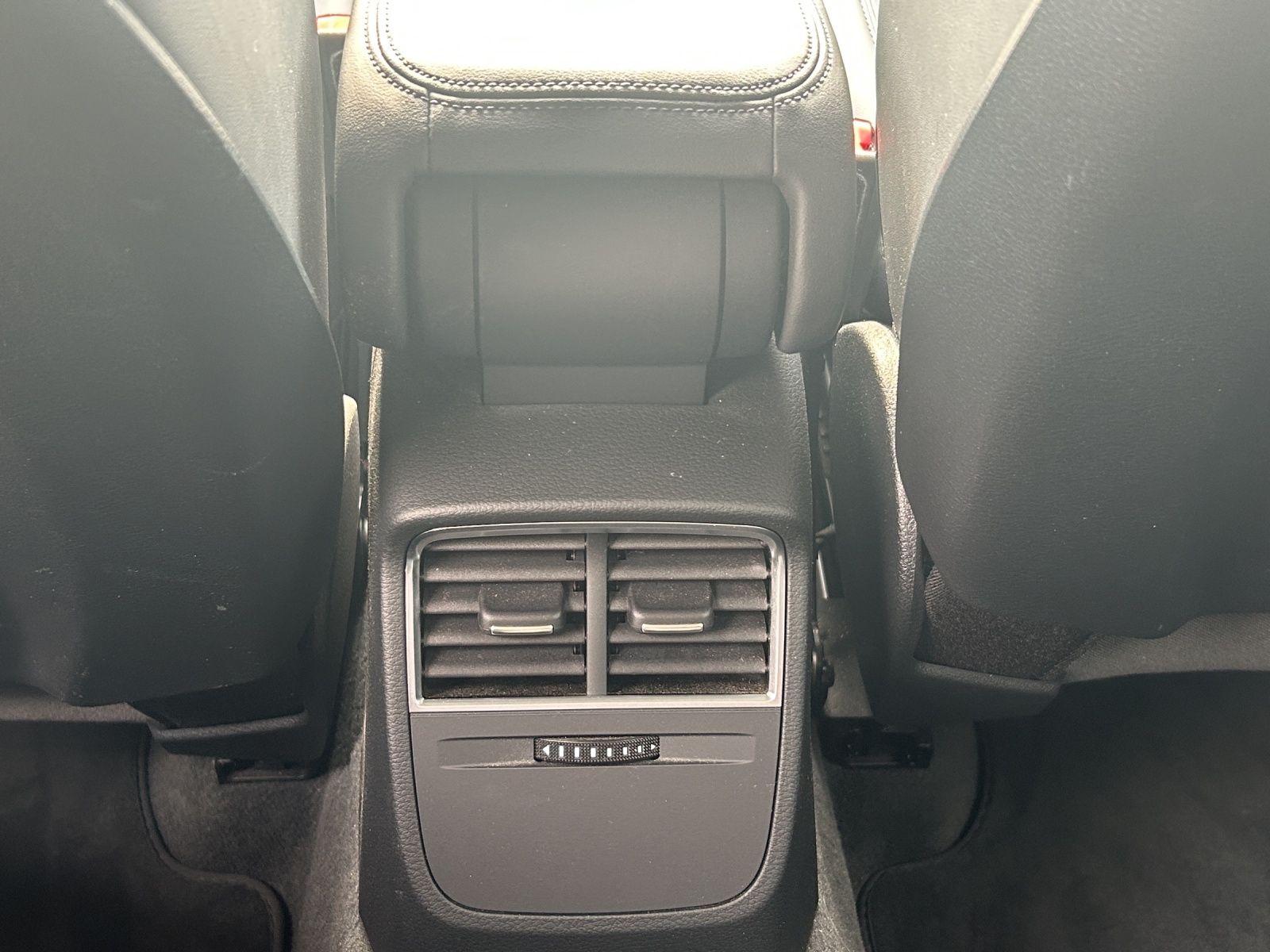 Fahrzeugabbildung Audi A3 Sportback Ambiente TSI DSG AHK XENON NAVI