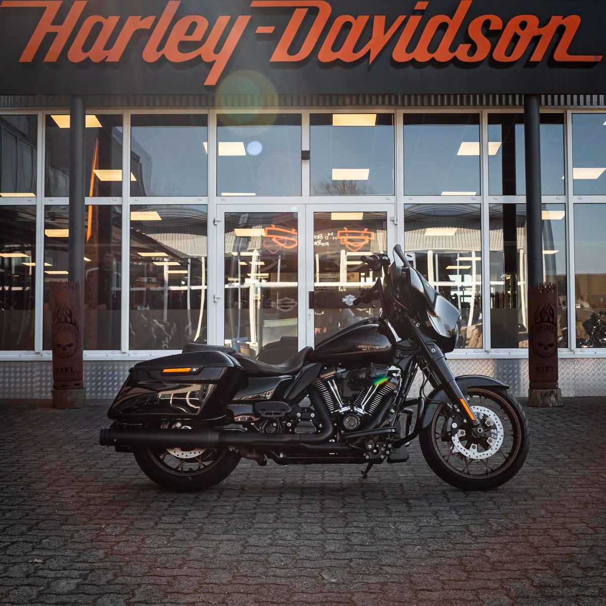 Fahrzeugabbildung Harley-Davidson FLHXST STREET GLIDE ST 117 - Kesstech -