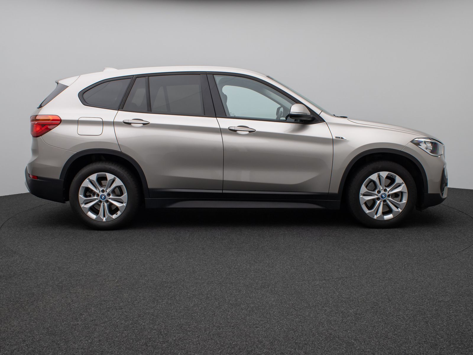 Fahrzeugabbildung BMW X1 xD25e  DAB Navi Lordos Geschwindigkeitsreg