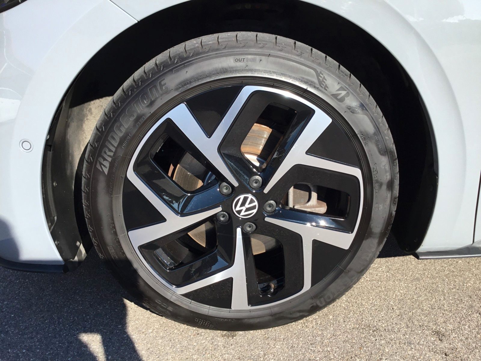Fahrzeugabbildung Volkswagen ID.3 Move 58 kWh Pro+Kamera+ACC+19"+Navi