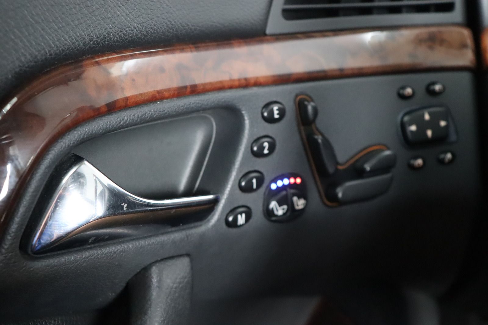 Fahrzeugabbildung Mercedes-Benz S 320 * Memory * Sitzhzg./-lüftung * PDC