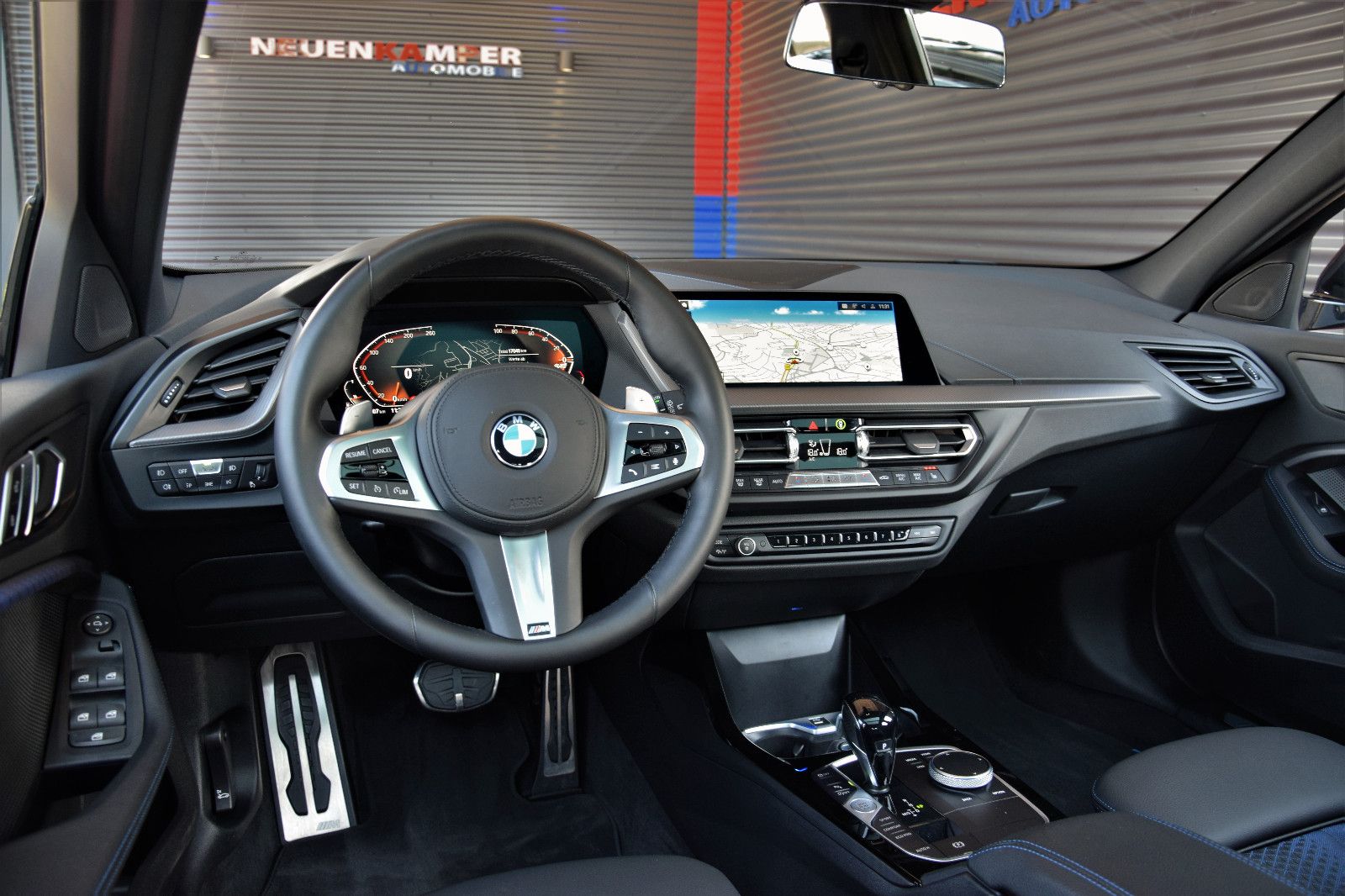 Fahrzeugabbildung BMW 118d M Sport LED Navi Panorama Ambi AHK Tempomat