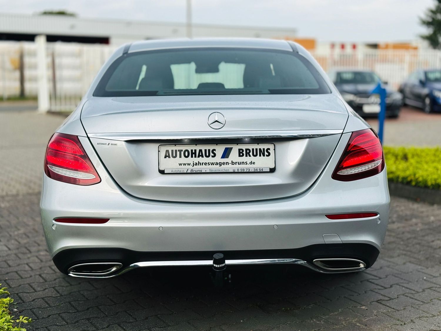 Fahrzeugabbildung Mercedes-Benz E 200 AMG, Multibeam, Memory, 360°, Comand, PTS,
