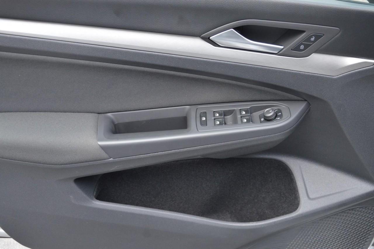 Volkswagen Golf VIII Variant Life eTSI NAVI / KLIMA / SHZ, миниатюра 10