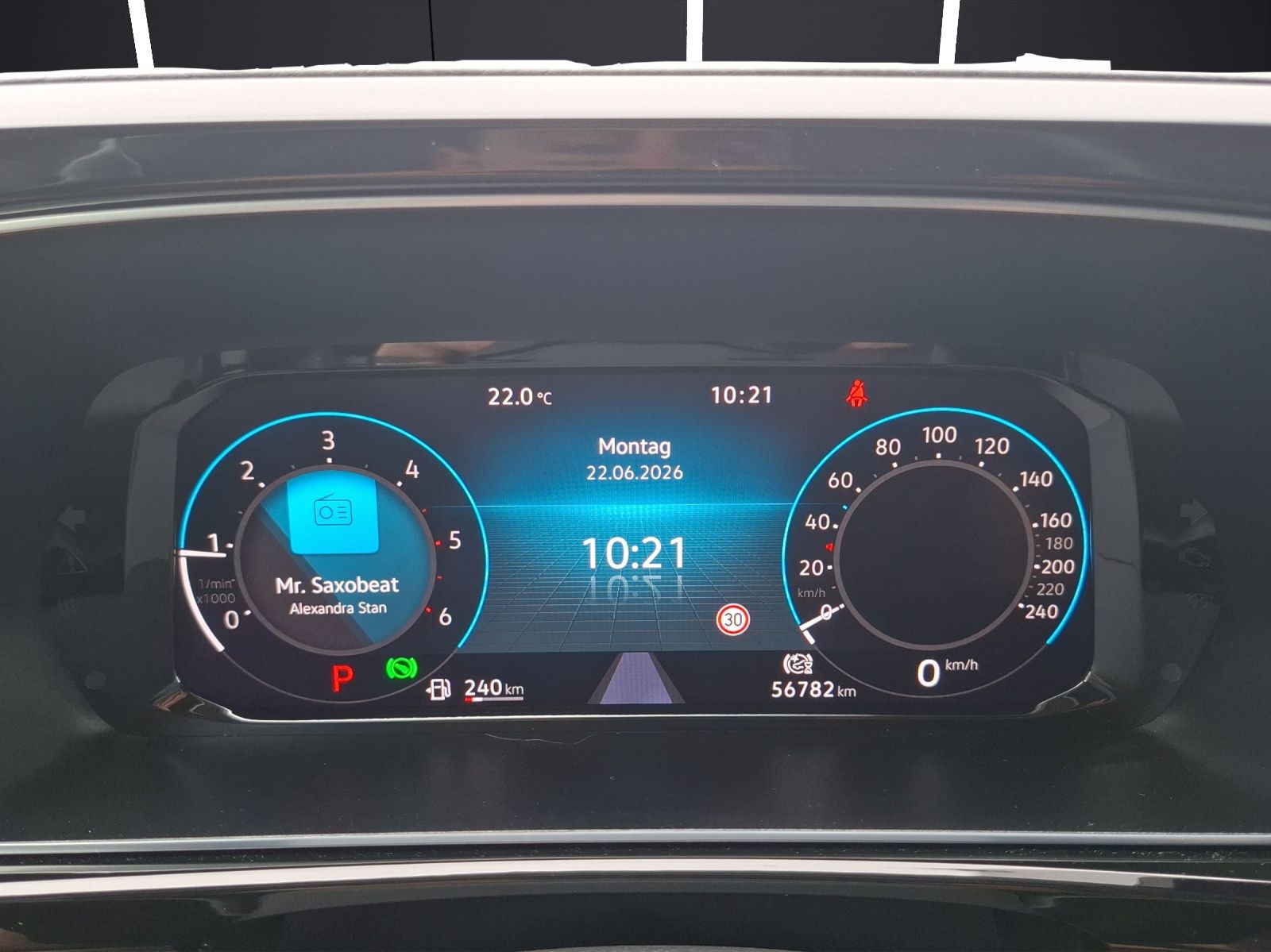 Fahrzeugabbildung Volkswagen Caddy Maxi TDI Style DSG LED AHK Navi AID ACC PD