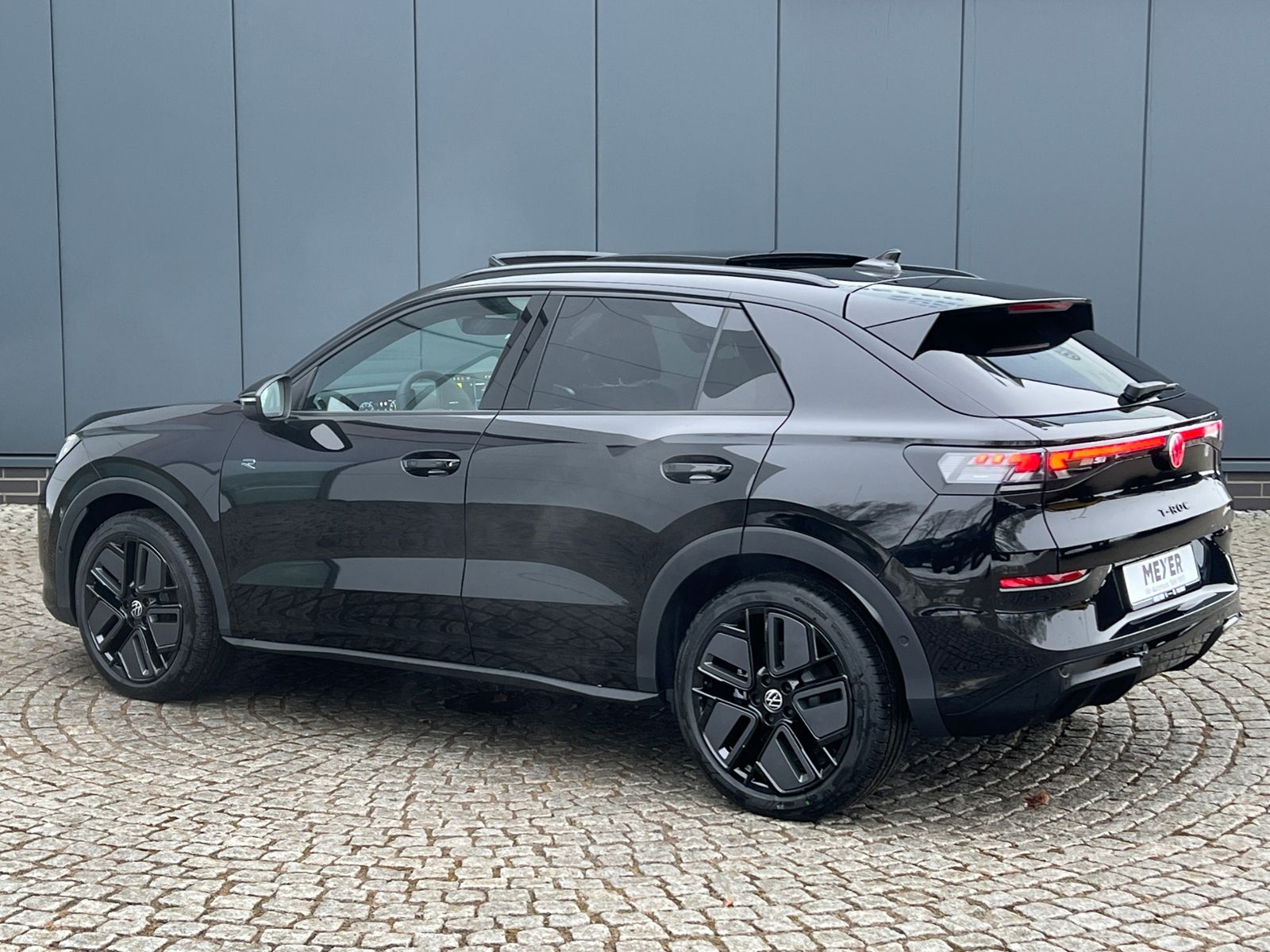 Fahrzeugabbildung Volkswagen T-Roc R-Line 1.5 eTSI DSG *Neues Modell, AHK, Pa