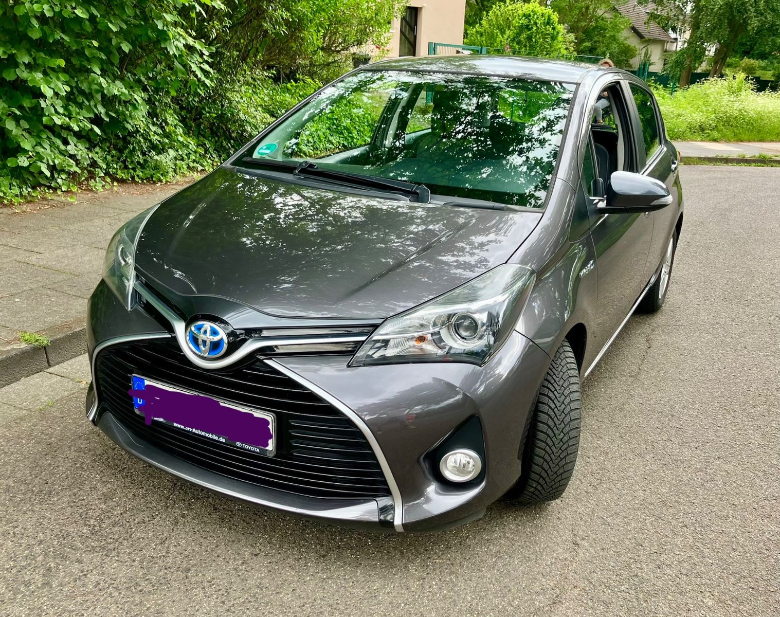 TOYOTA Yaris
