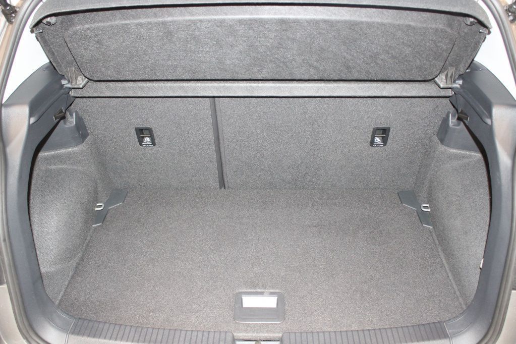 Volkswagen T-Cross Life Active 1.0 TSI 70kW 5-Gang 4 Türen