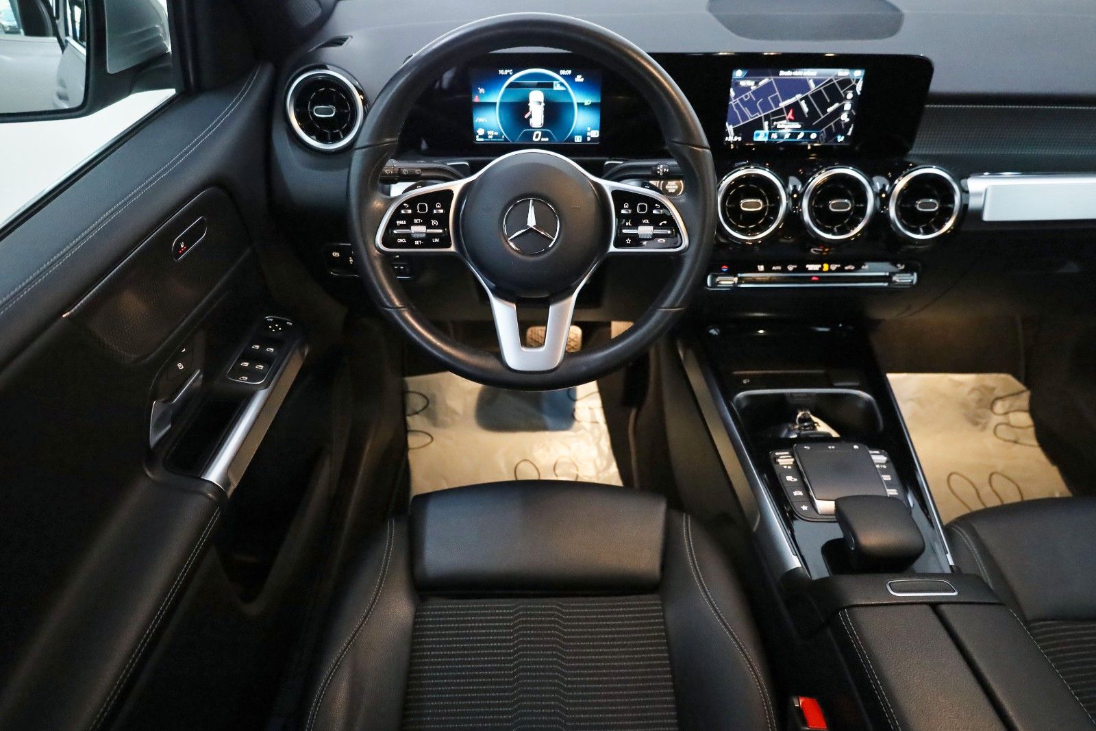 Fahrzeugabbildung Mercedes-Benz GLB 200d Progressive T.Leder,Navi,Kamera,ParkPak