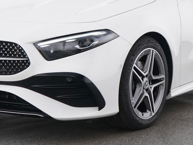 Fahrzeugabbildung Mercedes-Benz A 200 Edt AMG 360°+Distr+Ambi+Keyless+Multibeam