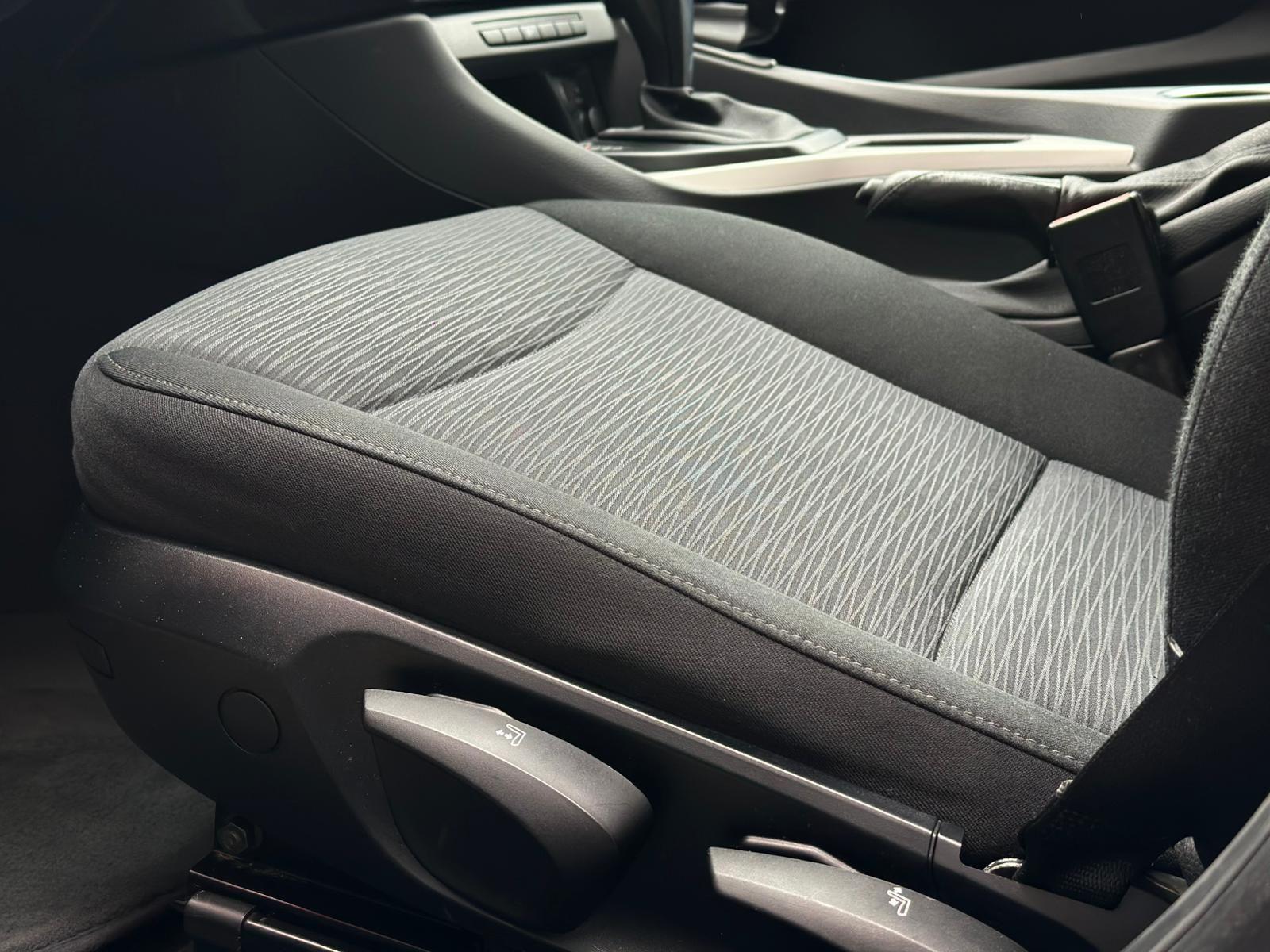 BMW X1 E84 sDrive18i 150 ch • BVA • Bi-Xénon • Sièges chauffants • Attelage