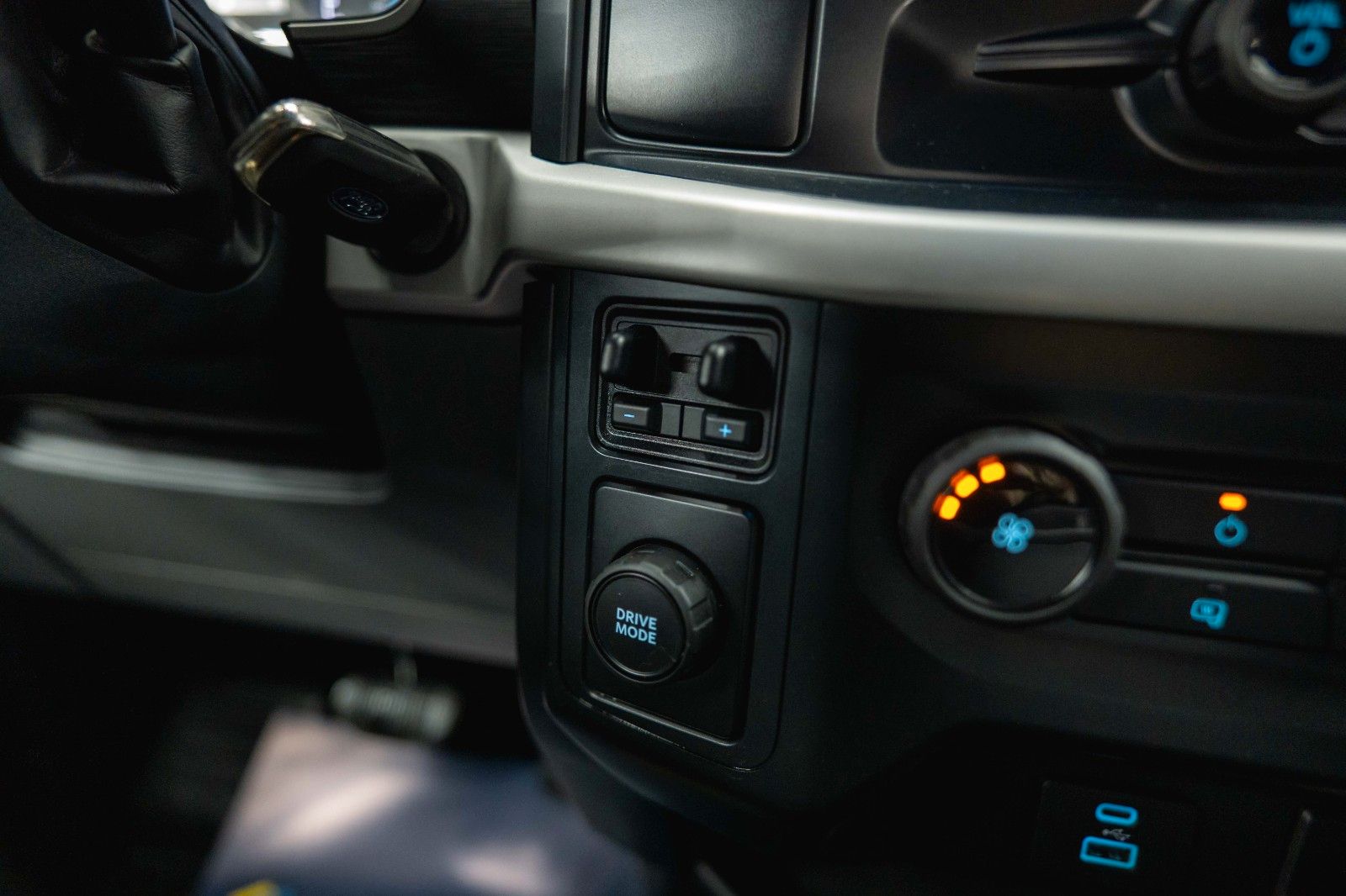 Fahrzeugabbildung Ford F150 3.3 V6 Offroad Raptor Singlecab Longbed 19%