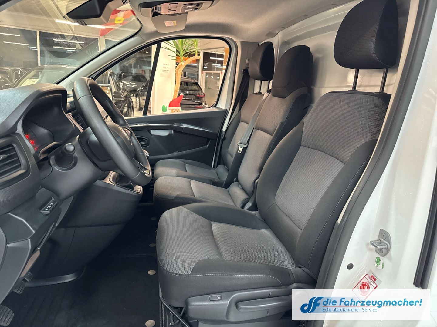 Fahrzeugabbildung Renault Trafic Kasten L1H1 3,0t Komfort LED SHZ Totwinke