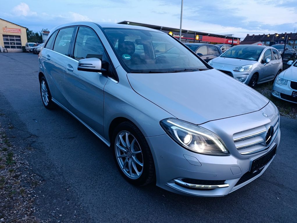 Mercedes-Benz B 180 CDI*NAVI*PDC*TEMPOMAT*SITZ-H*LED*XENON*