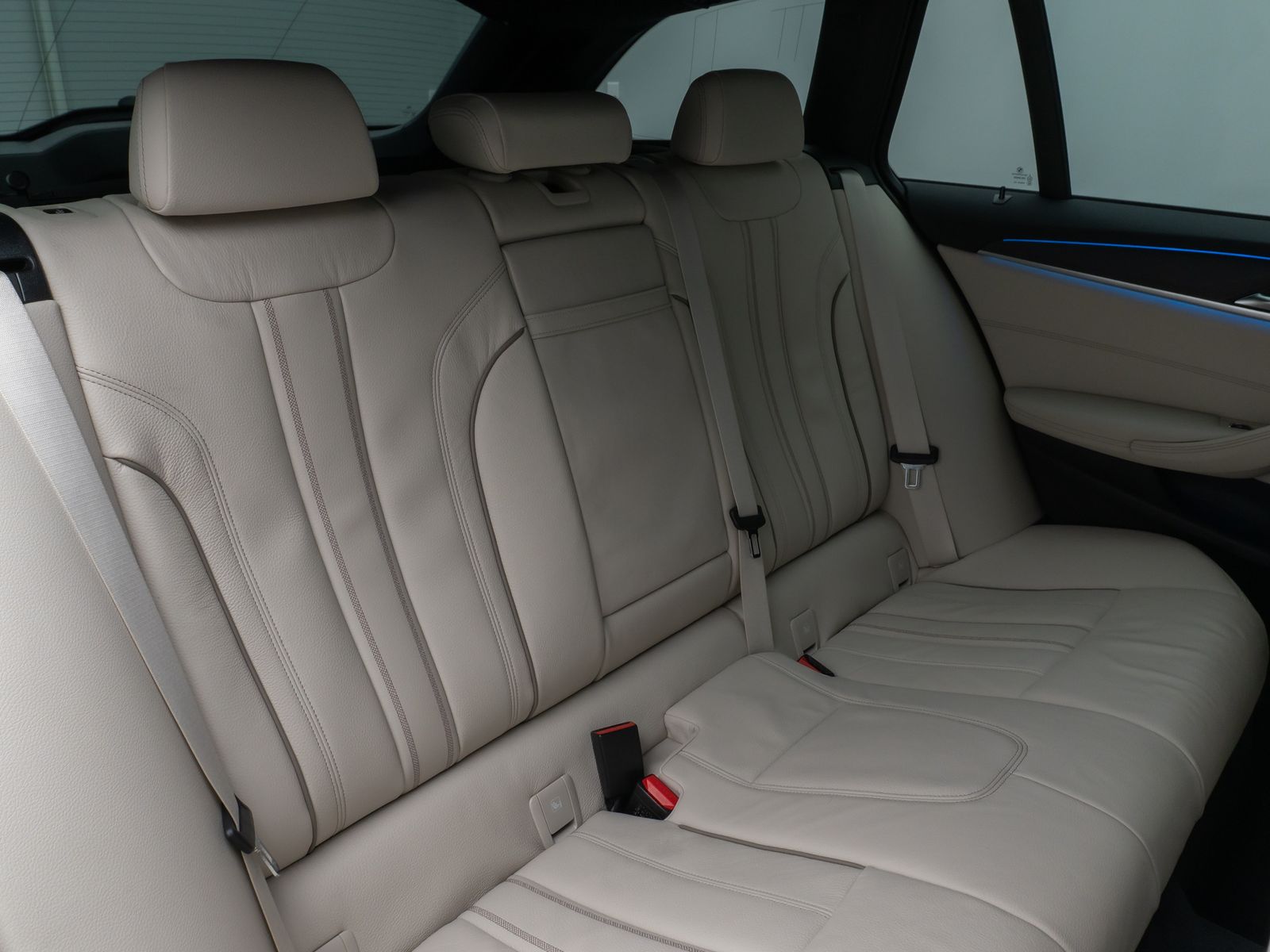 Fahrzeugabbildung BMW 530e xD M Sport Kamera Laser HUD DAB Komfort AHK