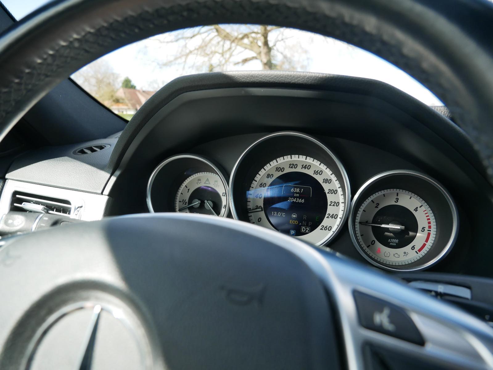 Mercedes-Benz E 220 T BlueTec AMG Sportpaket Nightline Pano