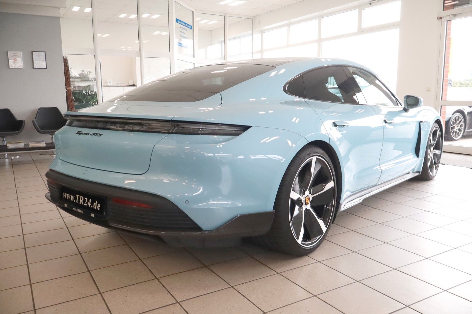 Fahrzeugabbildung Porsche Taycan GTS SportDesign/HeadUP/REAR-DVD/APPROVED
