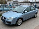Ford Focus Lim. Ghia * Zahnriemen Neu * TÜV NEU - gebrauchte Ford Focus aus dem Jahr 2005