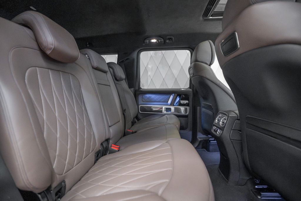 G 63 AMG 4×4² SAND / BEIGE WARRANTY - Bild 18