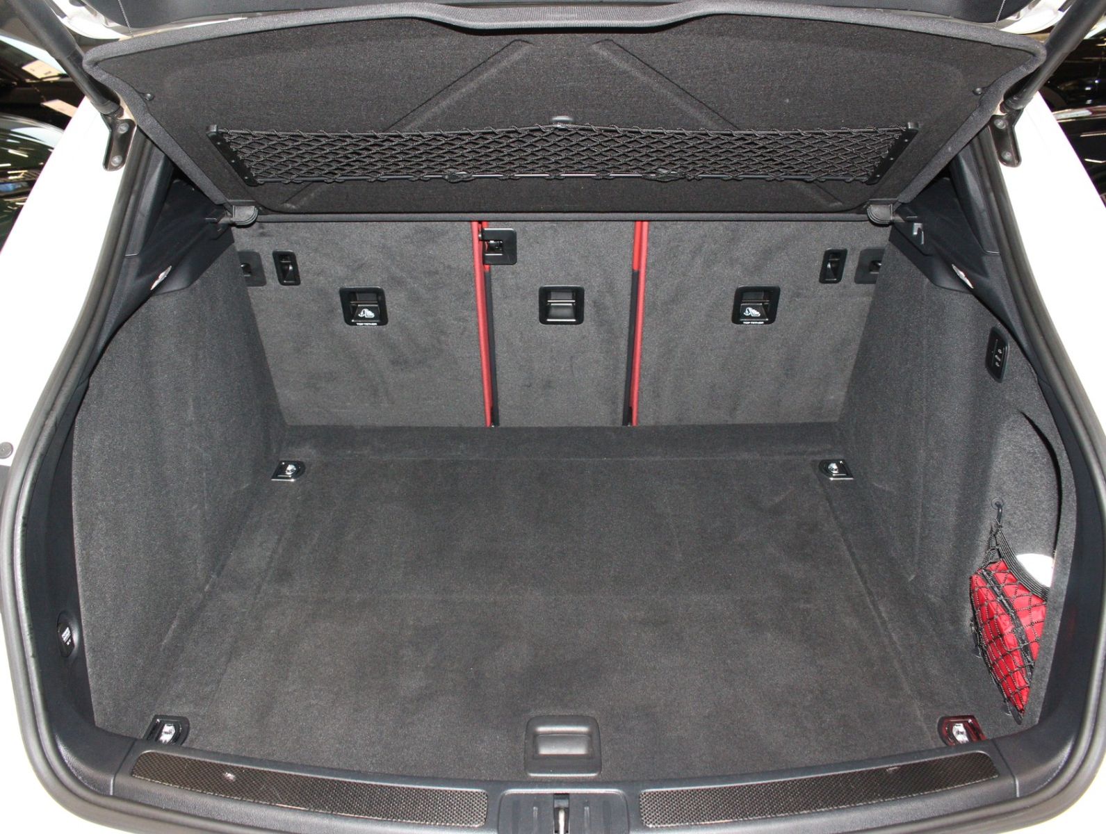 Fahrzeugabbildung Porsche Macan Turbo mit Performance Paket*2.Hand*Kamera