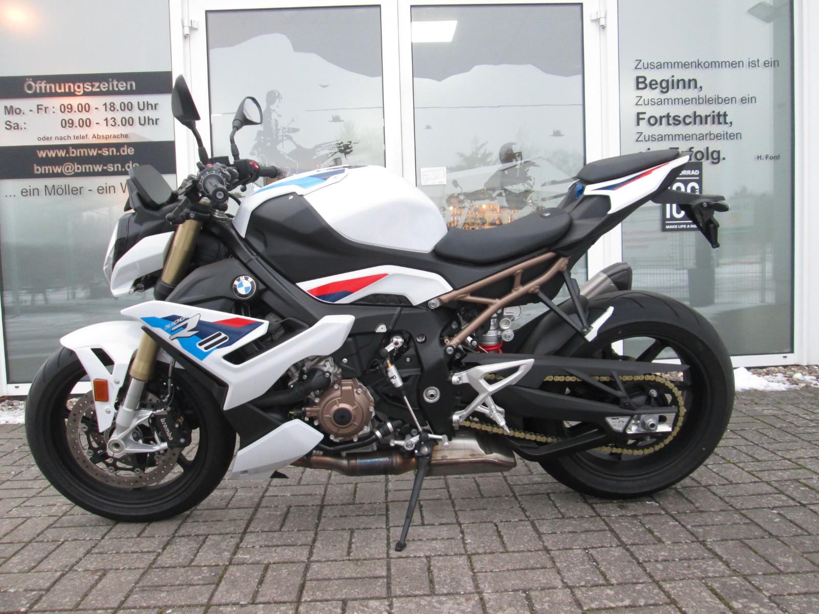 BMW S 1000 R / M-PAKET  /  Akrapovic / Garantie