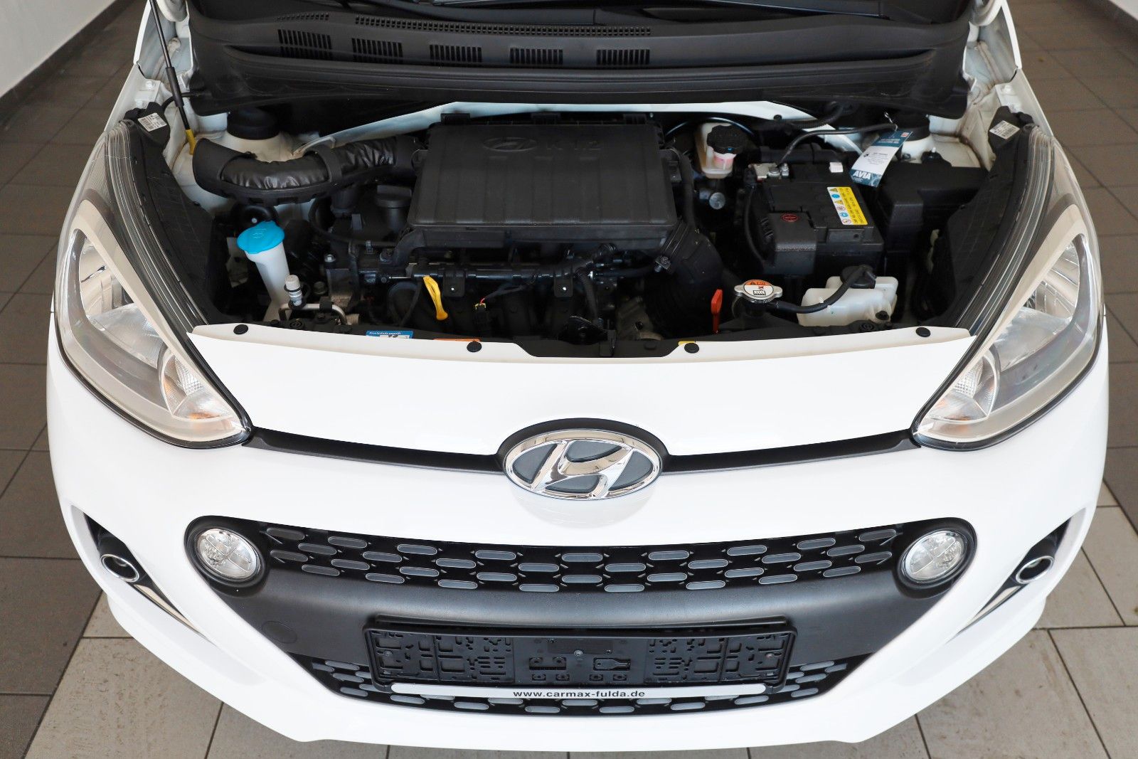 Fahrzeugabbildung Hyundai i10 YES! Plus,Autom.,Navi,SH, PDC, 8fach bereift