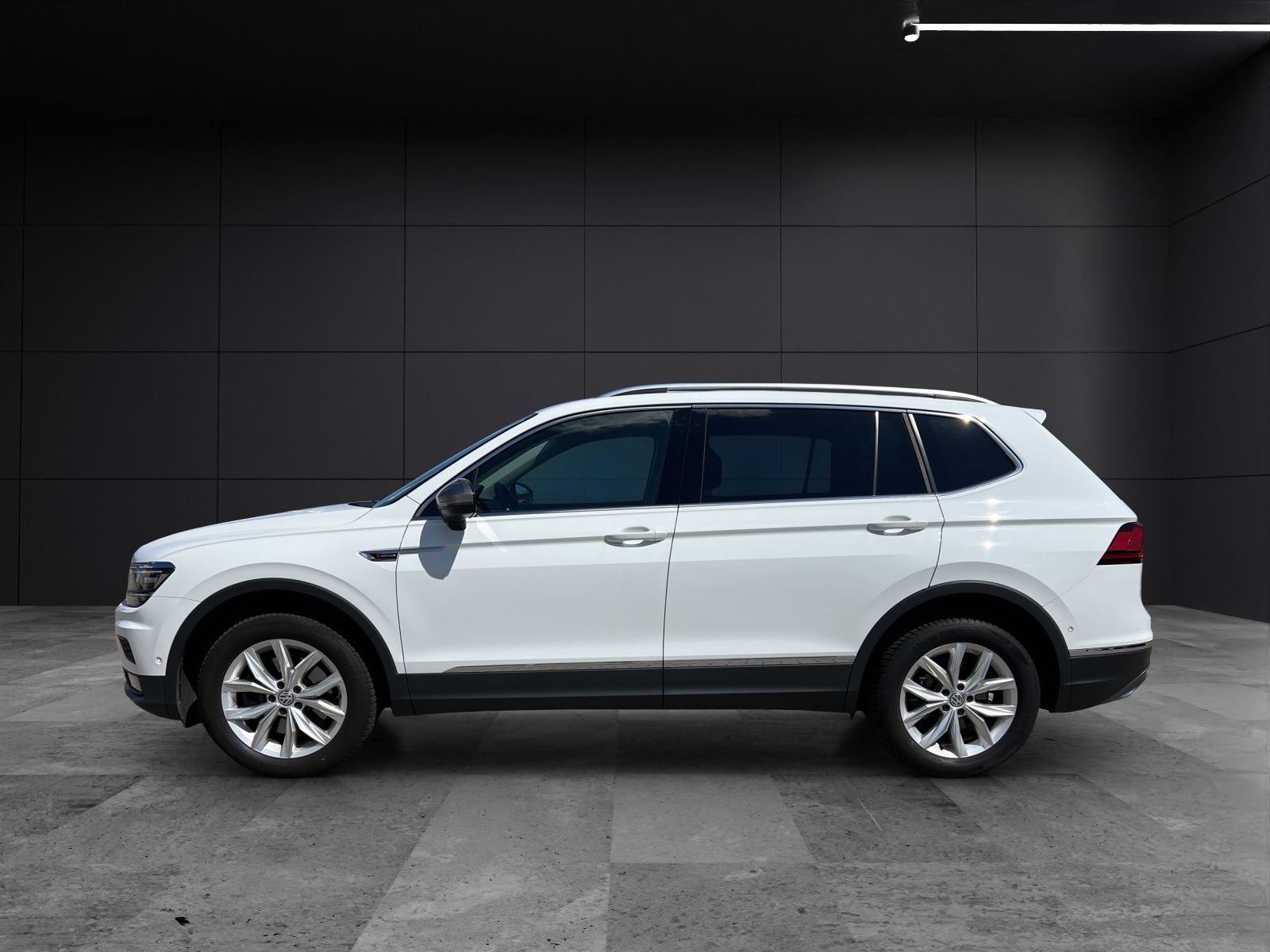 Fahrzeugabbildung Volkswagen Tiguan Allspace TDI Highline 4M DSG LED  ACC DCC