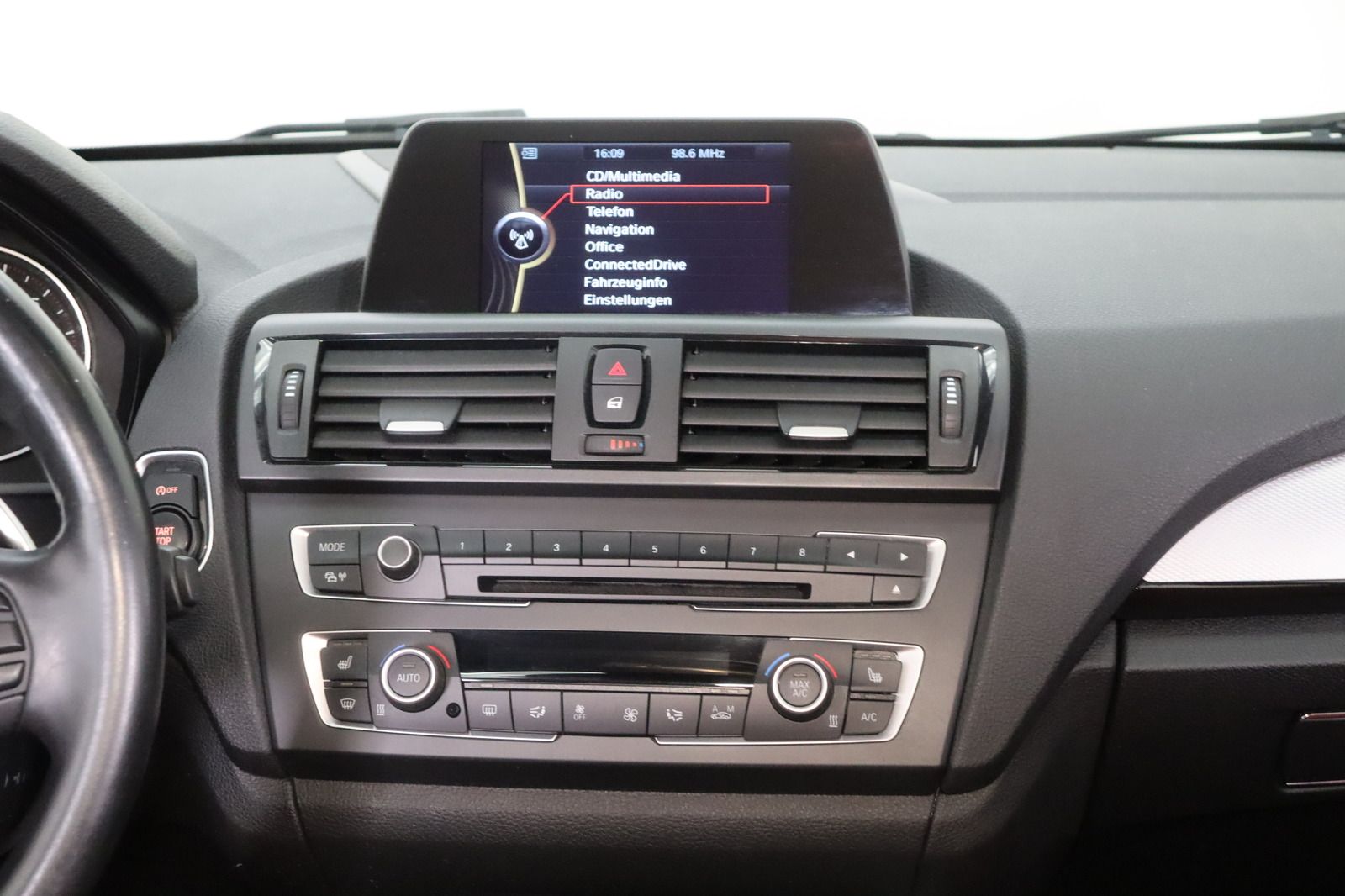 Fahrzeugabbildung BMW M135i xDrive