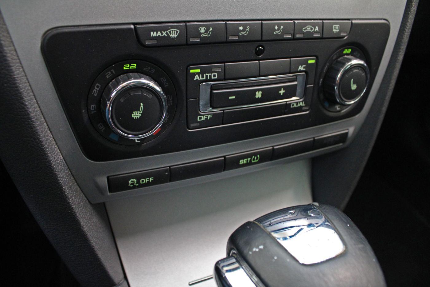 Skoda Octavia 2012 — фото 16