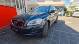Volvo XC 60  Momentum AWD  5 Zylinder - aus 2012: Geländewagen