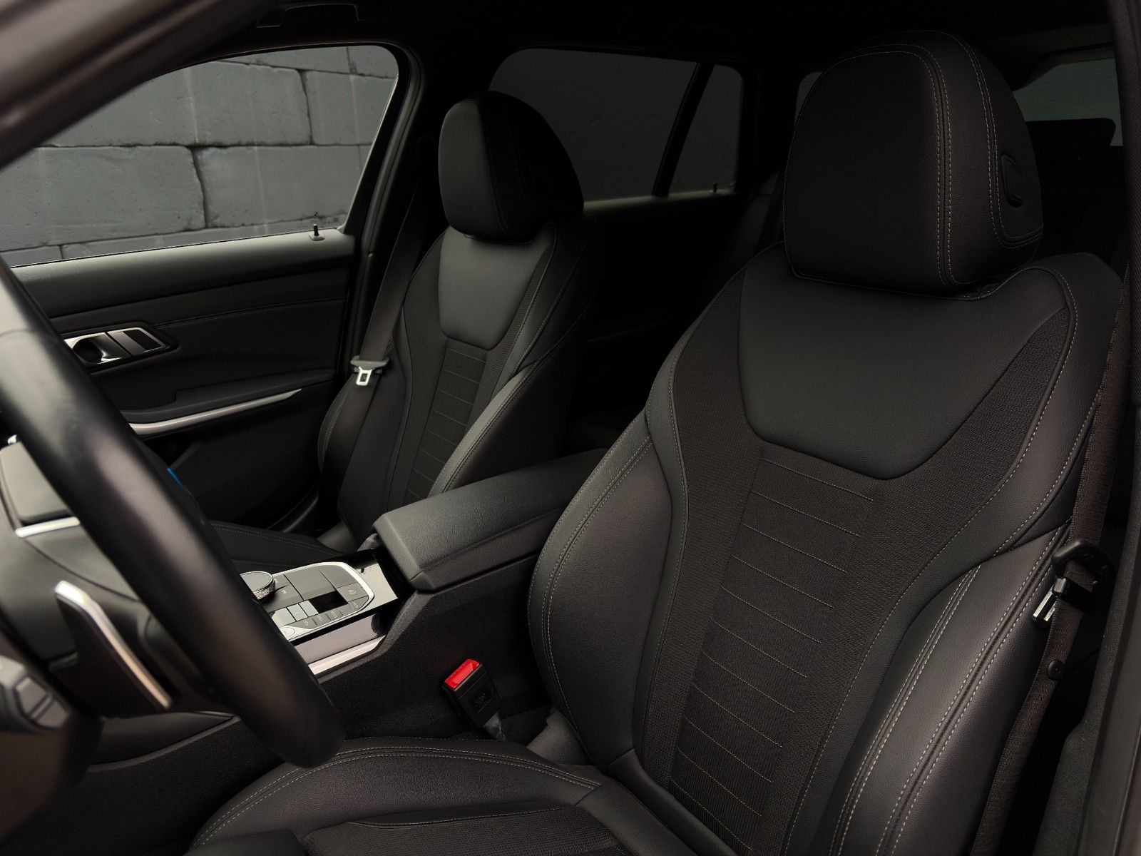 Fahrzeugabbildung BMW 330e Touring Advantage Akustik LcPlus HIFI CAM