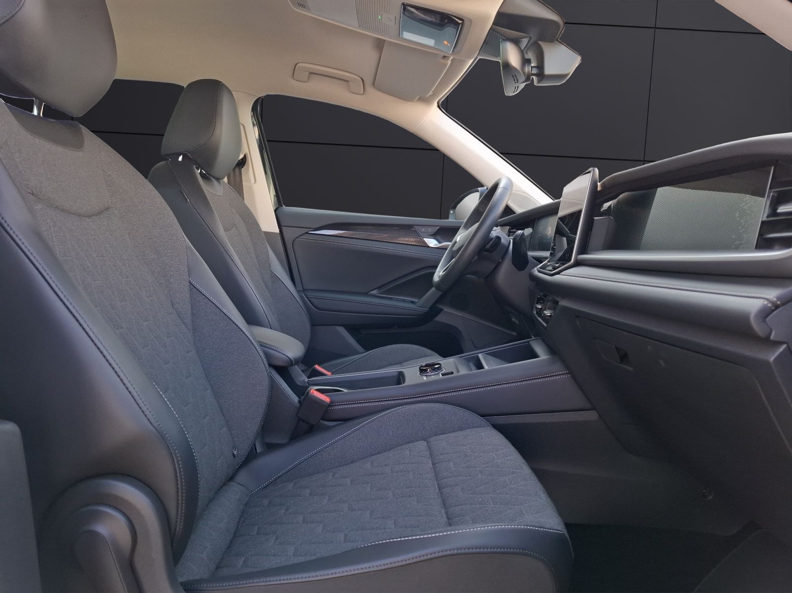 Fahrzeugabbildung Volkswagen Tayron eTSI Life DSG 7-Si Matrix AHK Navi AID AC