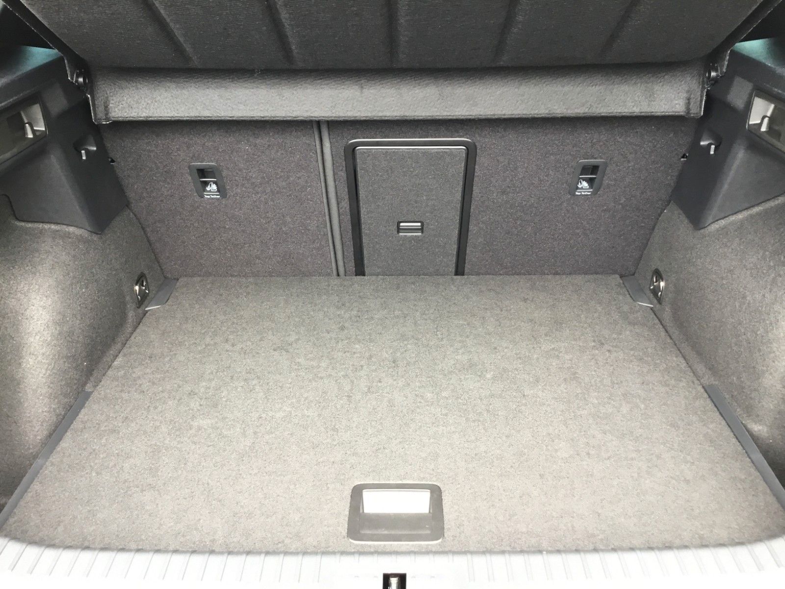 Fahrzeugabbildung CUPRA Formentor 2.0 TSI VZ Black Edition DSG+Pano+AHK