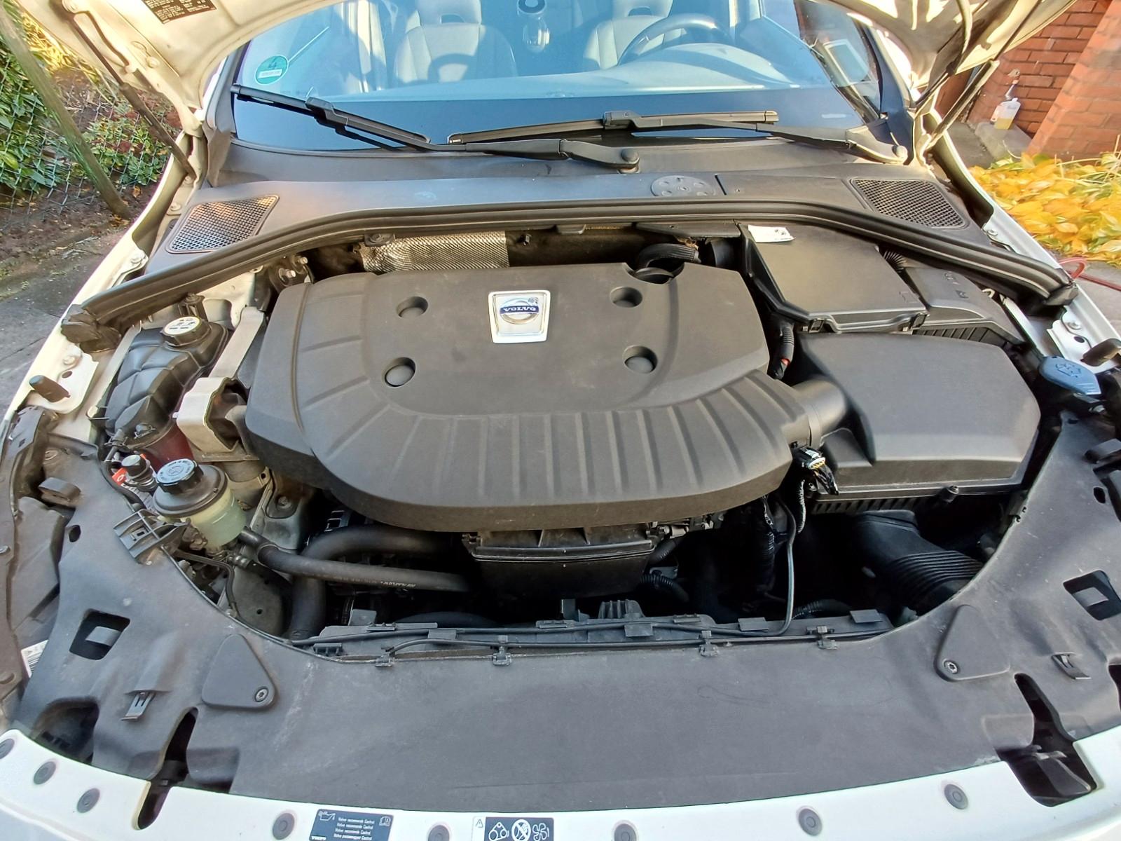 Volvo V60 2012 — photo 9