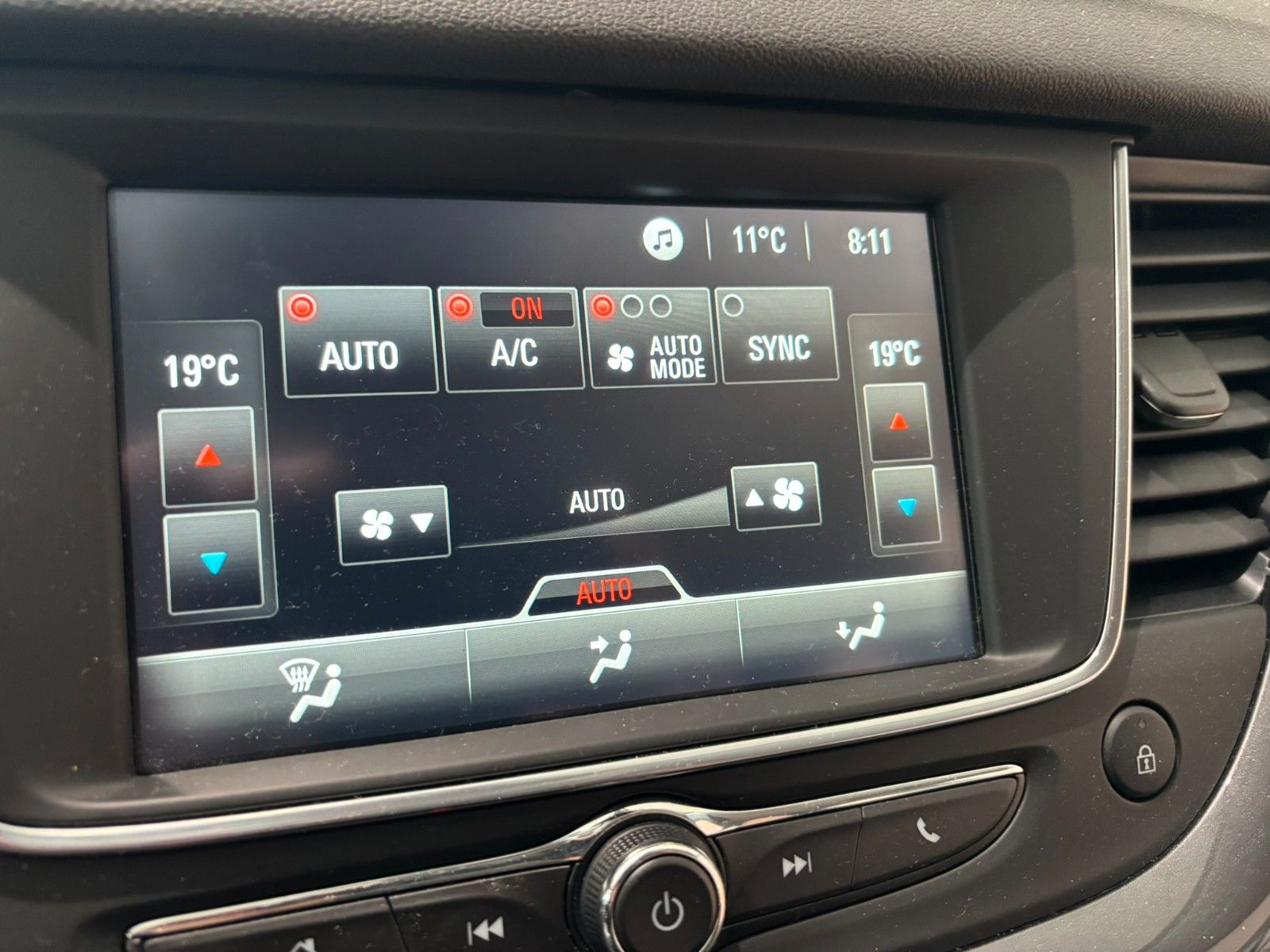 Fahrzeugabbildung Opel Grandland 1.5D AHK/KAMERA/SHZ/LHZ/FSH/ALU/ACC