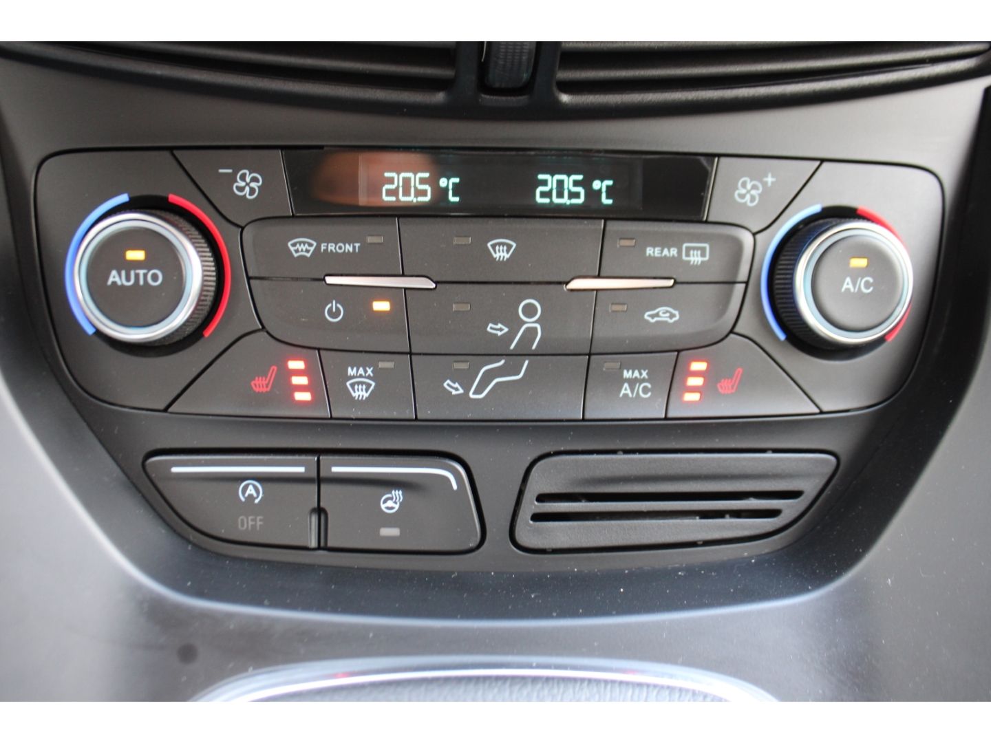 FORD Kuga 1.5 1,5 EcoBoost 2x4 Titanium Navi AHK WiPa - Image 23