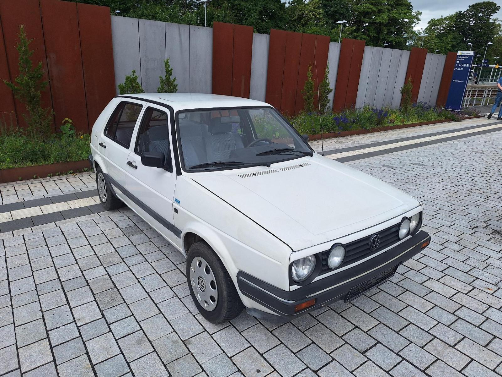 Volkswagen Golf 2 1.8i*AUTOMATIK*Tüv*5Türig*Schiebedach*