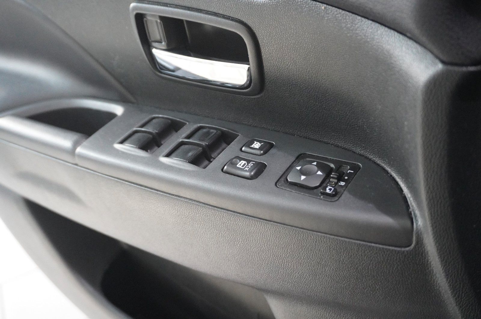 Fahrzeugabbildung Mitsubishi ASX 1.6D TOP 2WD NAVI/LED/KAMERA/PANO./SHZ/AHK