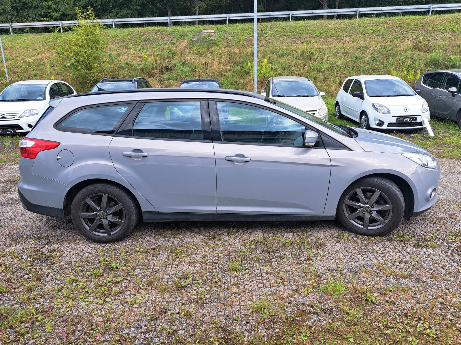 Ford Focus Turnier AC M+S PDC AT-Motor mit Garantie !