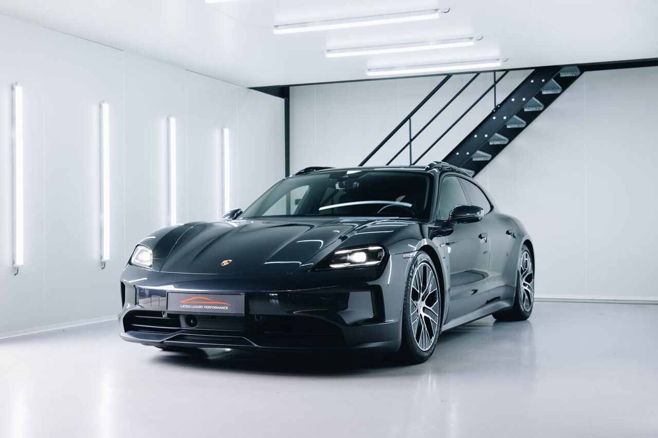 Porsche Taycan Sport Turismo Pano Luchtvering BOSE PerfB imagem 3