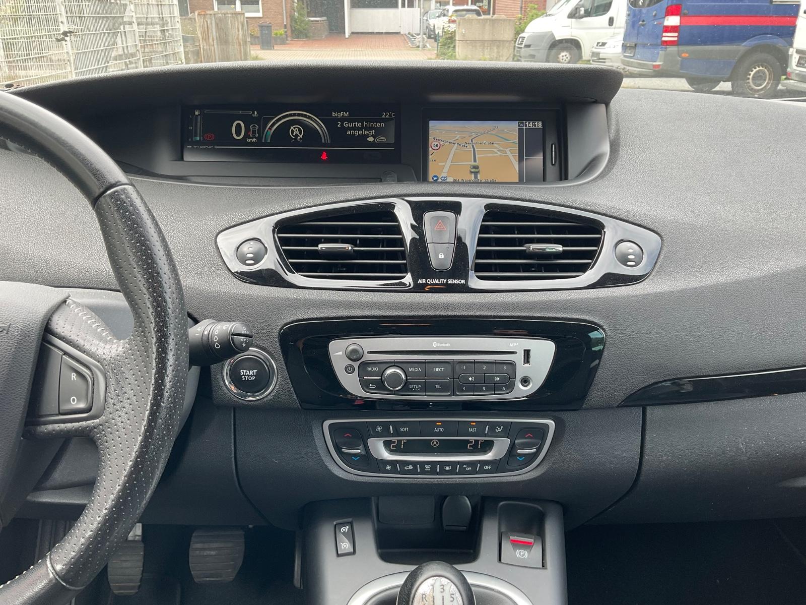 Renault Scenic 2013 — photo 12