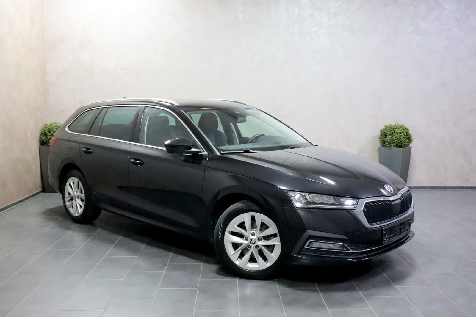 Skoda Octavia Combi Style iV AHK CAM LED CarPlay SPUR imagem 2